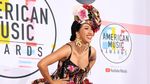 Senyum Semringah Cardi B Borong 3 Piala American Music Awards 2018