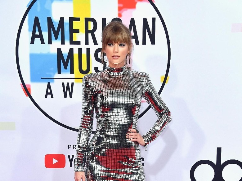 Pidato di AMA 2018, Taylor Swift Minta Fans Ikut Pemilu Foto: Dok. Getty Images Pidato di AMA 2018, Taylor Swift Minta Fans Ikut Pemilu Foto: Dok. Getty Images
