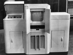 Kumpulan TV Jadul: Mirip Mesin Cuci, Ditenteng seperti Tas