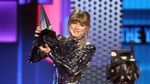 Taylor Swift, Queen of American Music Awards