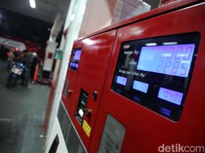 DPR Sebut ESDM Teledor soal Premium Batal Naik
