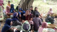 Inilah Ritual Pembadaq Pengkaya, sebuah ritual mengucap syukur yang dilakukan oleh masyarakat adat Dusun Batu Pandang, Desa Sapit, Kecamatan Suela, Lombok Timur. (Harianto/detikTravel)