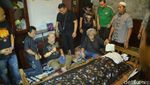Suasana Duka di Rumah Indro Warkop