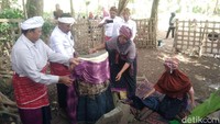 Ritual adat Pembadaq Pengkaya diikuti oleh kyai, tokoh agama, tokoh masyarakat, dan tokoh adat desa setempat. Biasanya dilakukan setelah panen. (Harianto/detikTravel)