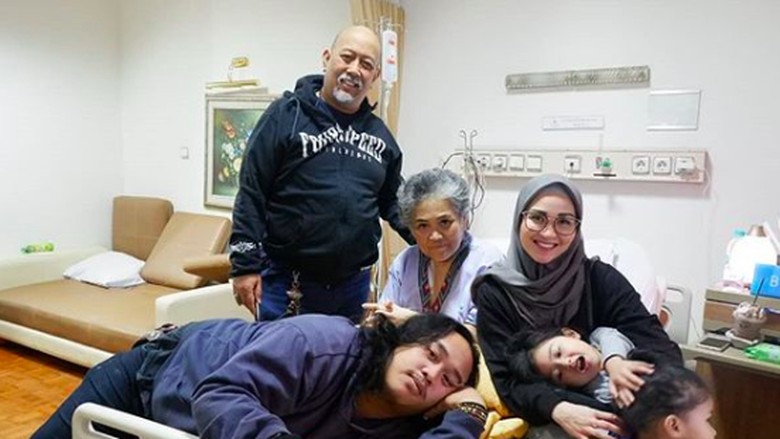 Keluarga Indro Warkop/ Foto: Instagram Keluarga Indro Warkop/ Foto: Instagram
