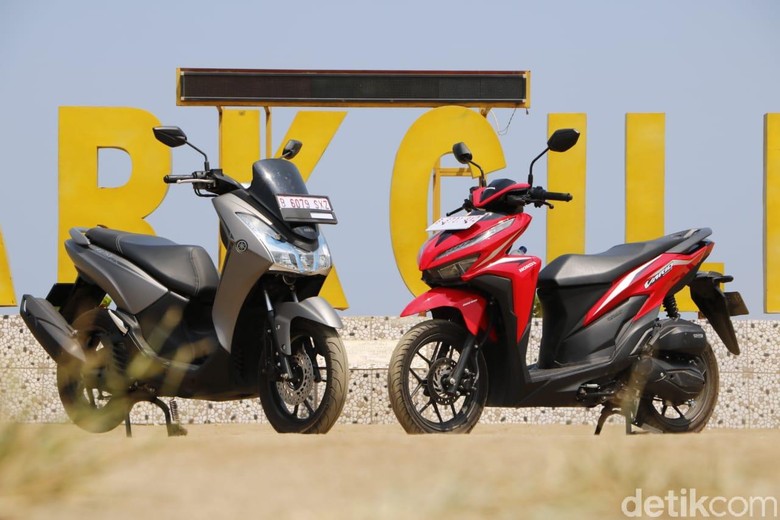 Yamaha Lexi vs Honda Vario 125. Foto: Rangga Rahadiansyah Yamaha Lexi vs Honda Vario 125. Foto: Rangga Rahadiansyah