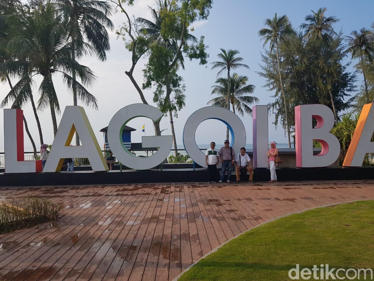 Pantai Lagoi di Pulau Bintan
