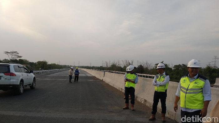 Tol Pasuruan-Probolinggo/Foto: M Rofiq/detikcom Tol Pasuruan-Probolinggo/Foto: M Rofiq/detikcom