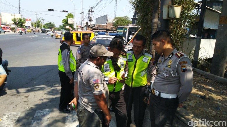 Anggota Polda Jateng Tewas Akibat Tabrak Lari Anggota Polda Jateng Tewas Akibat Tabrak Lari
