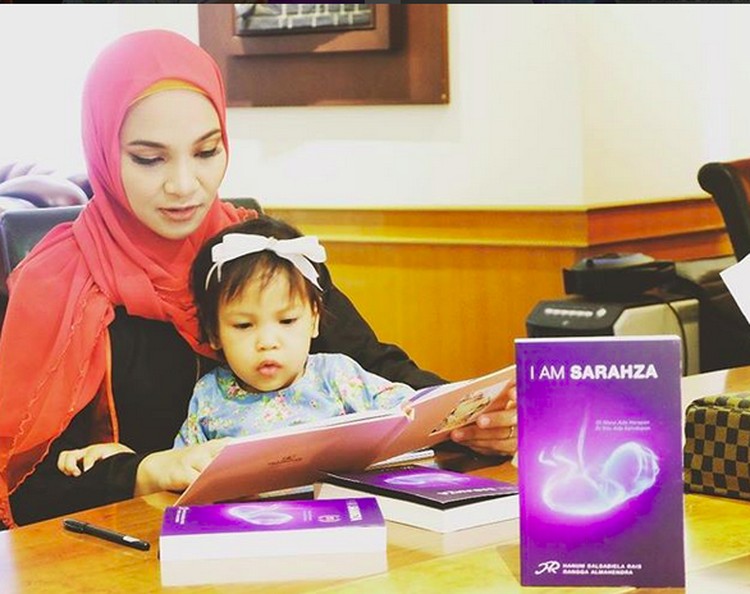 10 Momen Seru Hanum Rais dan Anaknya