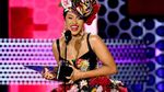 Senyum Semringah Cardi B Borong 3 Piala American Music Awards 2018