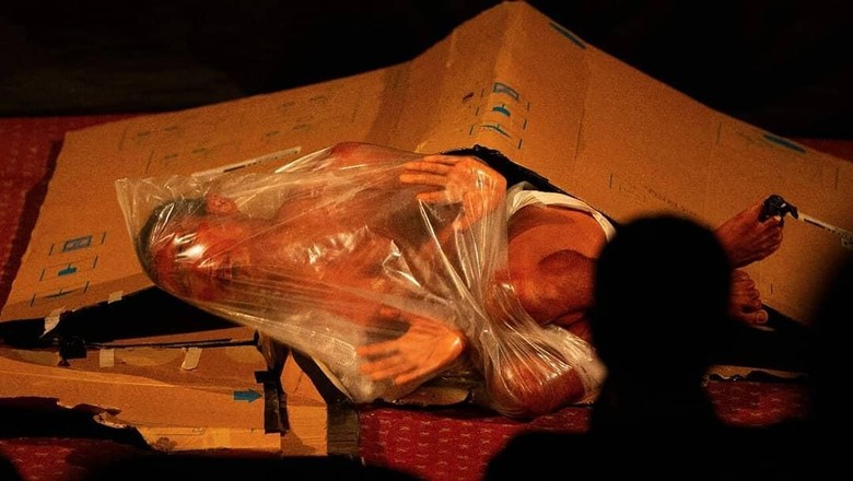 Komunitas Polelea Sigi Bawakan Songi di Panggung Pekan Teater Nasional Komunitas Polelea Sigi Bawakan Songi di Panggung Pekan Teater Nasional