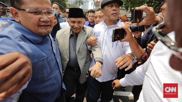 Politikus PAN Amien Rais, di Polda Metro Jaya, Jakarta, Rabu (10/10). 