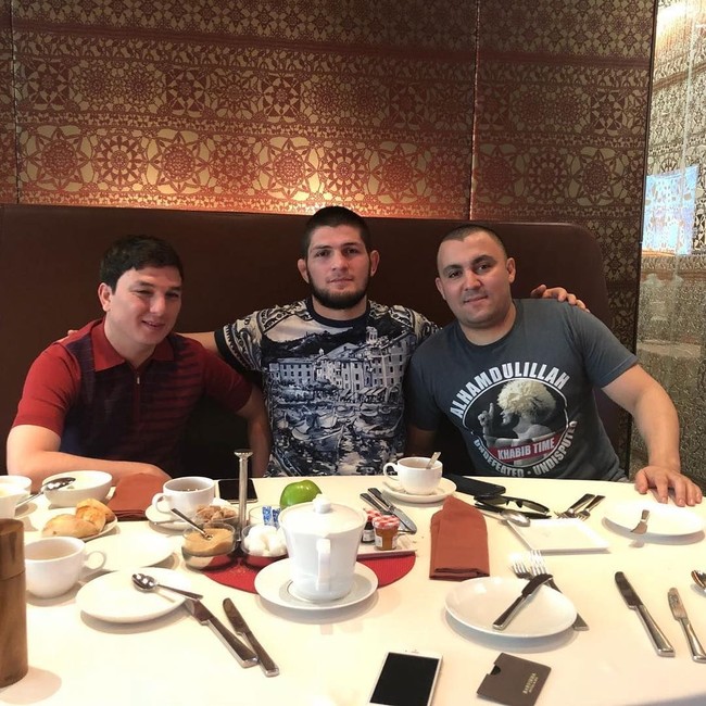 Momen Kulineran Khabib Nurmagomedov hingga Nama Jajanan dari Dialek Hokkian