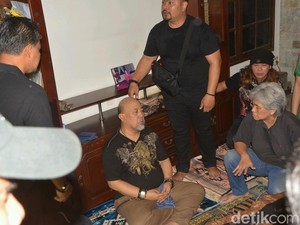Haru! Indro Warkop: Uang Bisa Dicari tapi Sulit Mencari Nita