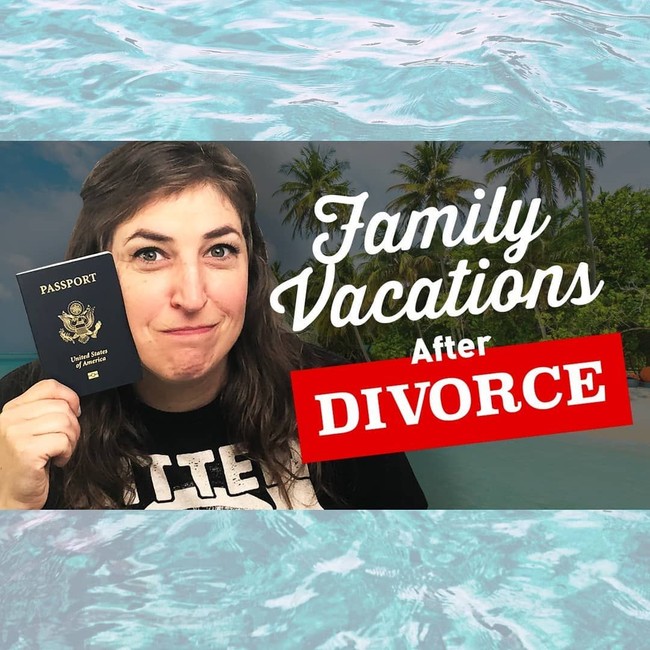 Wanita inspiratif lain yang pernah menghebohkan internet adalah aktris Mayim Bialik. Tak hanya aktris, pemain serial The Big Bang Theory tersebut juga pemegang Ph.D. Belakangan Mayim semakin membuktikan kepintarannya melalui akun YouTube-nya di mana ia mengejutkan netizen dengan obrolan yang jujur dan terus terang. Foto: Instagram