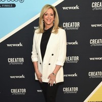 Hingga akhirnya nasib membawa Joy pada  stasiun televisi khusus home shopping yaitu QVC pada 1992. Stasiun televisi tersebut tertarik pada alat pel buatan Joy yg inovatif yaitu mengepel tanpa harus memeras dengan tangan. (Foto: Getty Images)