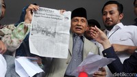 Amien Rais juga bicara soal kejanggalan penulisan namanya di pemanggilan dirinya. Amien bicara soal keanehan penulisan namanya.