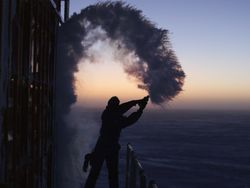 Brr... Peneliti Ini Viral karena Masak di Suhu Minus 80 Derajat