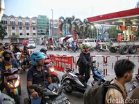 Drama Kabinet Jokowi soal Kenaikan Harga Premium