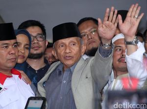 Pemeriksaan Amien Rais: Datang Panas, Pulang Adem