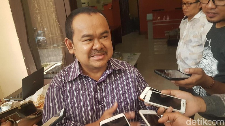 Diduga Kampanye di Forum Kades, Eks Walkot Serang Diperiksa Bawaslu Diduga Kampanye di Forum Kades, Eks Walkot Serang Diperiksa Bawaslu