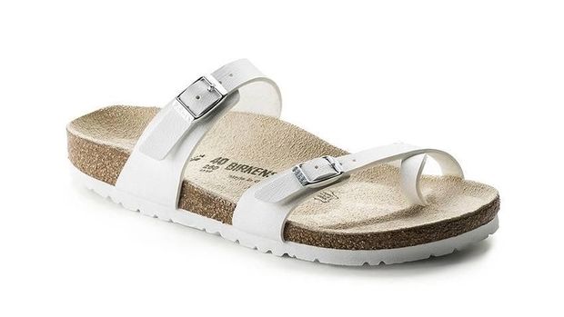 5 'Ugly Sandals' yang Justru Bikin Penampilan Lebih Stylish