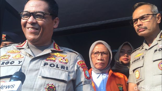 Ratna Sarumpaet usai menjalani pemeriksaan kesehatan di Biddokes Polda Metro Jaya, Rabu (10/10/2018)