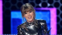 Sederet kategori bergengsi sukses ia menangi, seperti Artist of the Year. Foto: Kevin Winter/Getty Images For dcp