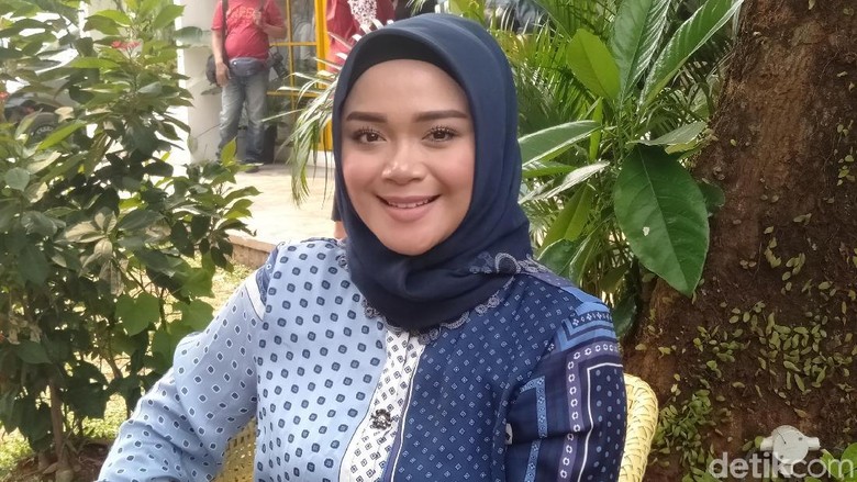 Lagi Hamil, Sheza Idris Pilih Pulang ke Indonesia Lagi Hamil, Sheza Idris Pilih Pulang ke Indonesia