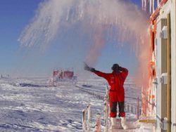 Brr... Peneliti Ini Viral karena Masak di Suhu Minus 80 Derajat