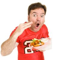 Kenapa Ya Wajah Memerah dan Berkeringat Saat Makan Pedas?