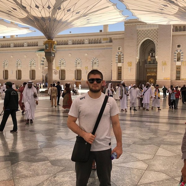 Khabib Nurmagomedov Dan Tanah Suci Mekah