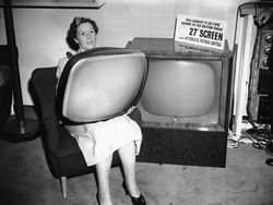 Kumpulan TV Jadul: Mirip Mesin Cuci, Ditenteng seperti Tas