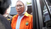 Tersangka hoax penganiayaan Ratna Sarumpaet dibawa ke Bidang Kedokteran dan Kesehatan (Biddokes) Polda Metro Jaya, Jakarta, Rabu (10/10/2018).