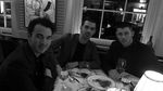 Penggemar Beefsteak, Ini Sederet Pose Keren Joe Jonas Saat Kulineran