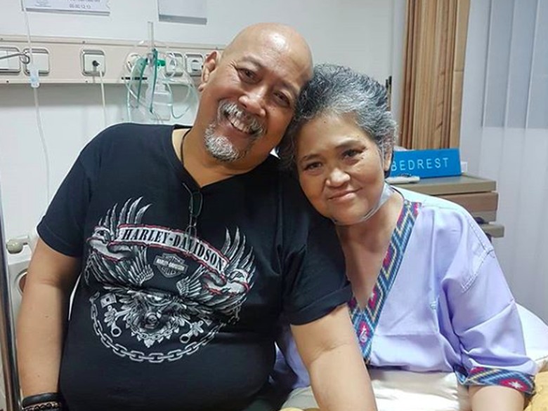 Kesetiaan Indro Warkop Temani Istri sampai Akhir Hayat Dikagumi Uya-Nikita Kesetiaan Indro Warkop Temani Istri sampai Akhir Hayat Dikagumi Uya-Nikita