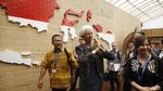 Saat Bos IMF Kagumi Kain Tenun dan Sasando Rote di IMF-WB