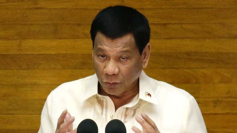 Presiden Duterte Ngaku Pernah Jadi Gay, Lalu Sembuh Karena Wanita Cantik Presiden Duterte Ngaku Pernah Jadi Gay, Lalu Sembuh Karena Wanita Cantik