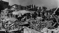 Yugoslavia pun pernah diguncang gempa dahsyat berkekuatan 9,0 skala Mercalli atau setara dengan 6,9 skala Richter. Gempa tahun 1963 yang mengguncang kota Skopje itu menghancurkan 80 persen kota dan menewaskan kurang lebih 1.000 orang. Keystone/Getty Images.