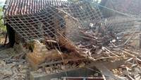 Hingga saat ini staf kecamatan Gayam masih terus melakukan pendataan terhadap ratusan rumah yang mengalami kerusakan hingga jumlah korban. Istimewa/Dok. Staf Kecamatan Gayam.
