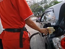 Masih Suka Isi Bensin tapi Mesin Mobil Tetap Nyala? Ini Bahayanya