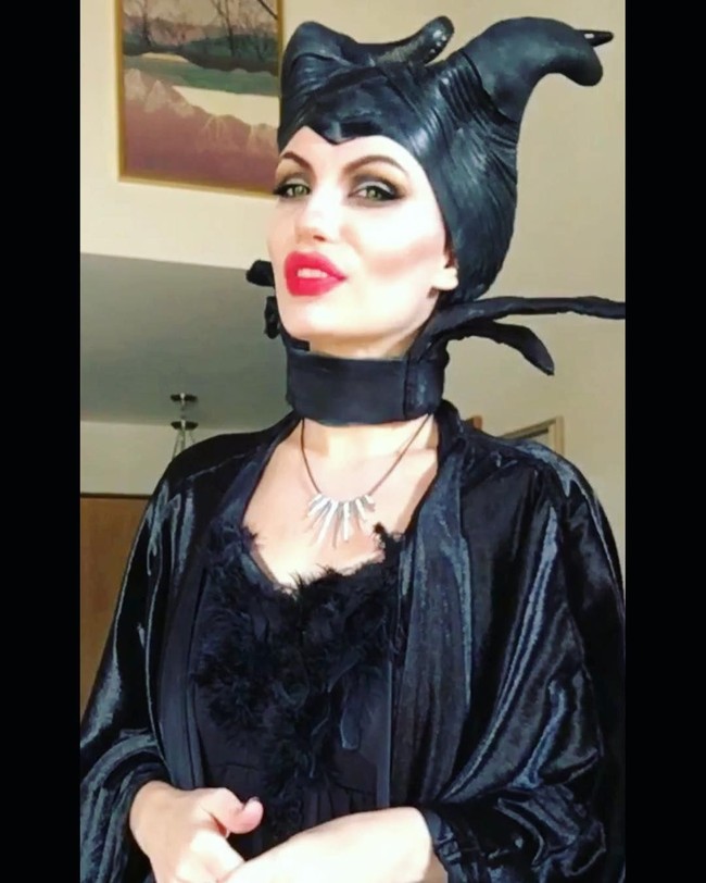 Aku bisa merasakan apa rasanya seperti dia (Angelina Jolie). Itu menyenangkan dan aku yakin bisa terbiasa tapi aku pikir itu tidak cocok denganku. Aku hanya gadis biasa, kata Melissa.  Foto: Instagram @melwood1982