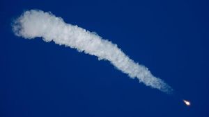 Foto: Detik-detik Roket Soyuz MS-10 Meluncur Ke Luar Angkasa