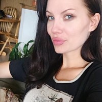 Bagaimana menurutmu? Apakah penampilan Melissa ini mirip banget dengan Angelina Jolie? Foto: Instagram @melwood1982