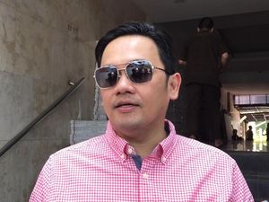 Farhat Abbas Tanya Balik Elza Syarief Soal Rp 10 M yang Diperkarakan