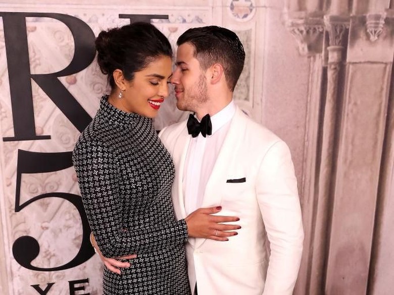 Priyanka Chopra dan Nick Jonas Disebut Sudah Daftarkan Pernikahan Priyanka Chopra dan Nick Jonas Disebut Sudah Daftarkan Pernikahan