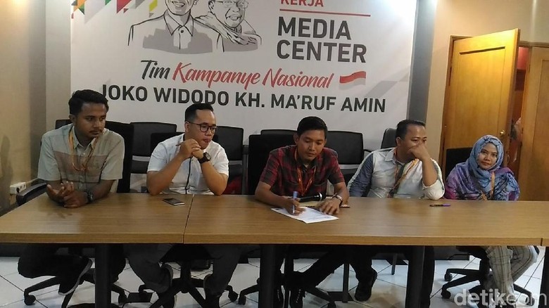 Mahasiswa Central Pro Beri Dukungan untuk Jokowi-Maruf Amin Mahasiswa Central Pro Beri Dukungan untuk Jokowi-Maruf Amin