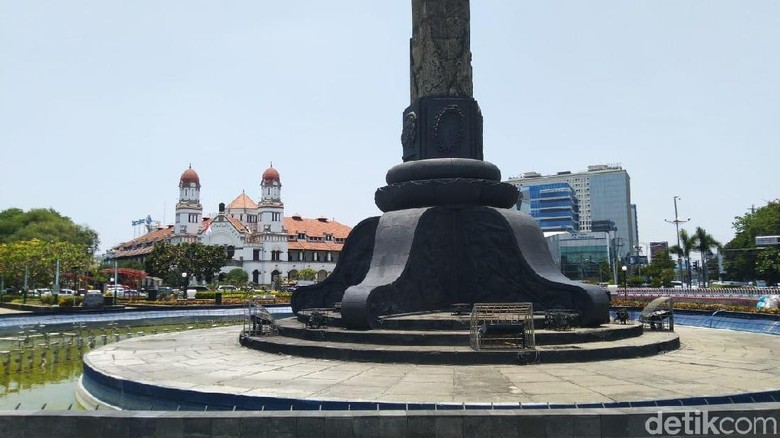Menyaksikan Lawang Sewu dan Tugu Muda Semarang Hilang Bayangan Menyaksikan Lawang Sewu dan Tugu Muda Semarang Hilang Bayangan