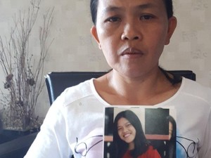 Ibu Ini Terus Cari Putrinya yang Hilang di Desa yang Ditelan Bumi